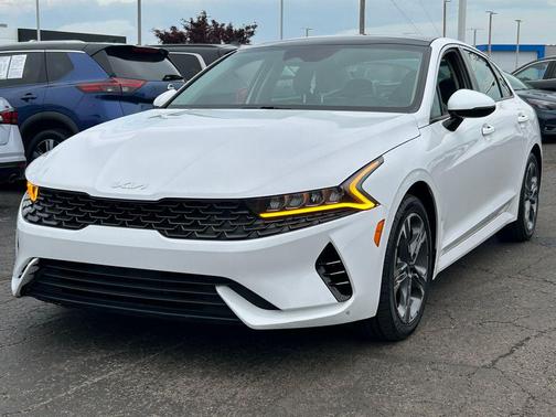 Glacial White Pearl 2023 Kia K5 EX