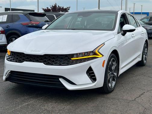 Glacial White Pearl 2023 Kia K5 EX