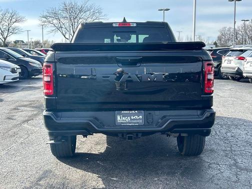 Diamond Black Crystal Pearlcoat 2025 RAM 1500 Big Horn/Lone Star