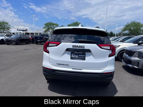 Summit White 2022 GMC Terrain SLE