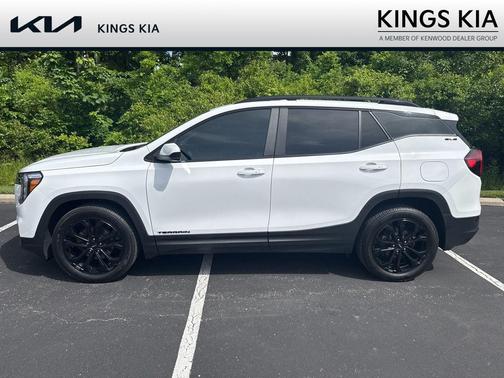 Summit White 2022 GMC Terrain SLE