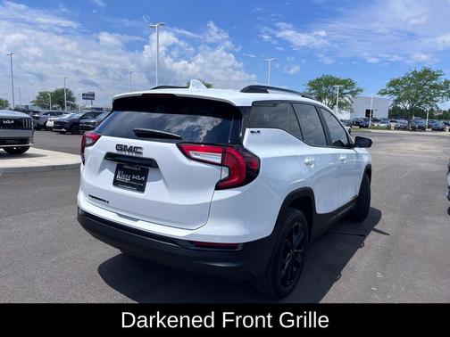 Summit White 2022 GMC Terrain SLE