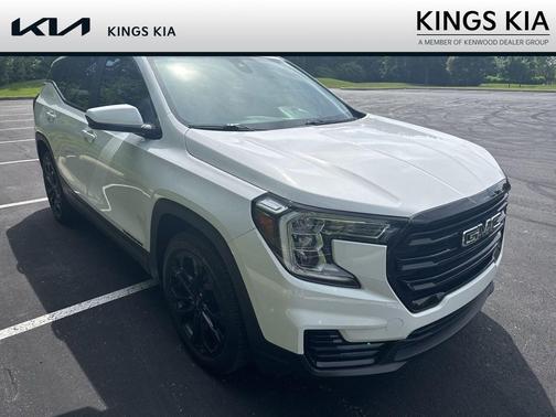Summit White 2022 GMC Terrain SLE