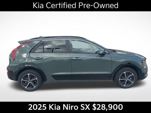 Green 2025 Kia Niro SX
