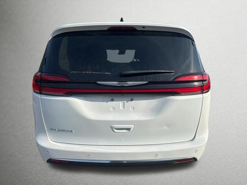 Bright White Clearcoat 2023 Chrysler Pacifica Touring-L
