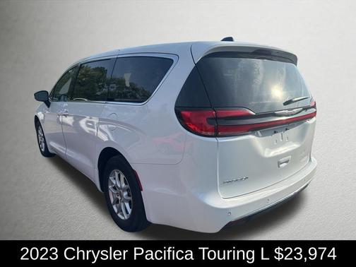 Bright White Clearcoat 2023 Chrysler Pacifica Touring-L