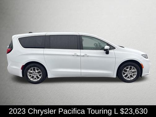 Bright White Clearcoat 2023 Chrysler Pacifica Touring-L