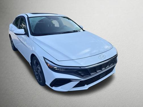 White 2025 Hyundai ELANTRA SEL Convenience