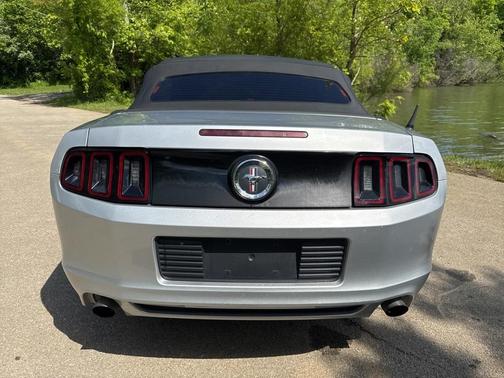 2013 Ford Mustang V6