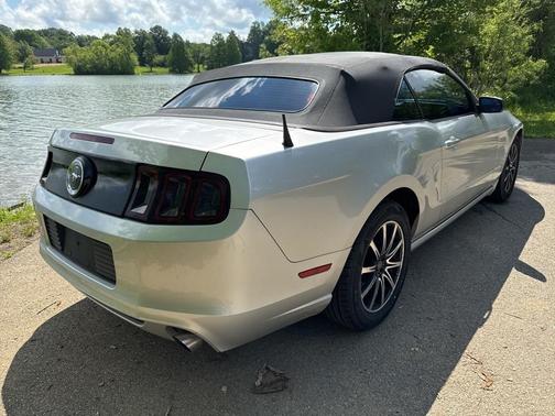 2013 Ford Mustang V6