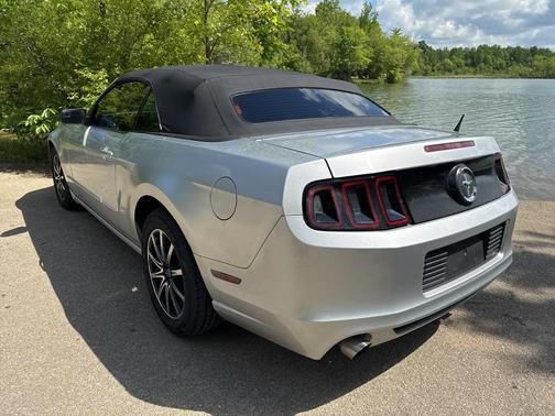 2013 Ford Mustang V6