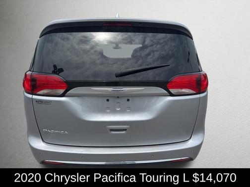 Billet Silver Metallic Clearcoat 2020 Chrysler Pacifica Touring-L