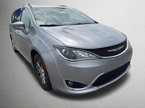 Billet Silver Metallic Clearcoat 2020 Chrysler Pacifica Touring-L