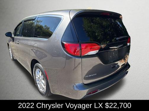 2022 Chrysler Voyager LX