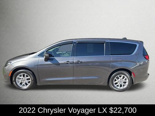 2022 Chrysler Voyager LX