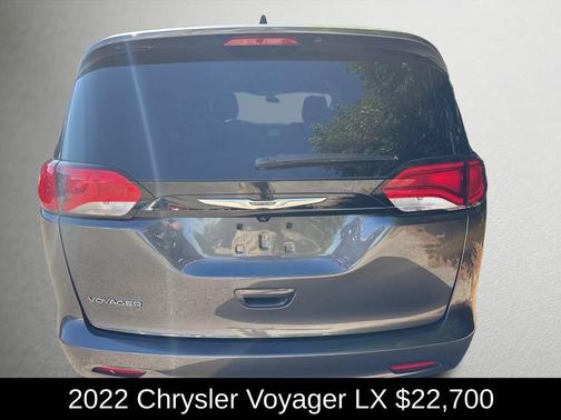2022 Chrysler Voyager LX