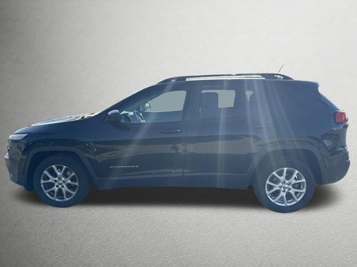 Brilliant Black Crystal Pearlcoat 2016 Jeep Cherokee Sport