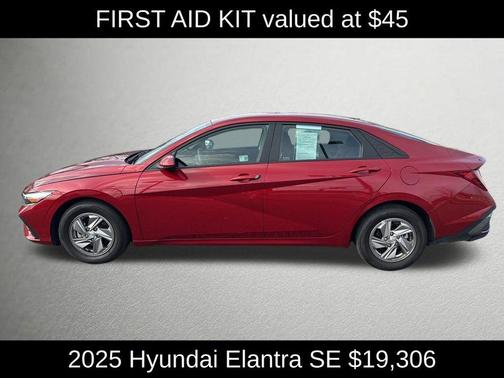 2025 Hyundai ELANTRA SE