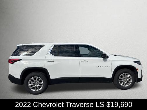 Summit White 2022 Chevrolet Traverse LS