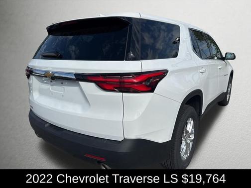 Summit White 2022 Chevrolet Traverse LS