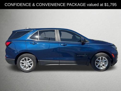 Blue Glow Metallic 2022 Chevrolet Equinox 1LT