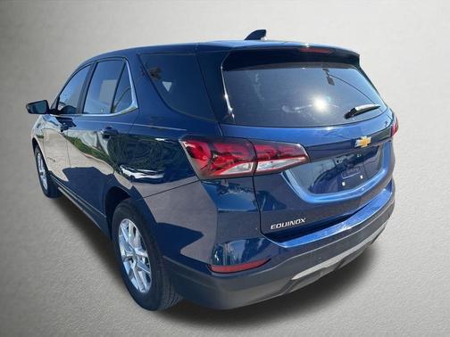 Blue Glow Metallic 2022 Chevrolet Equinox 1LT