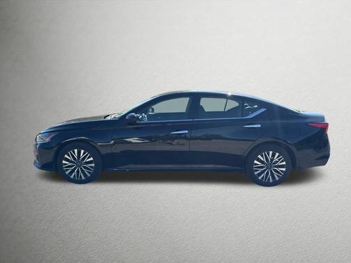 Black 2025 Nissan Altima SV
