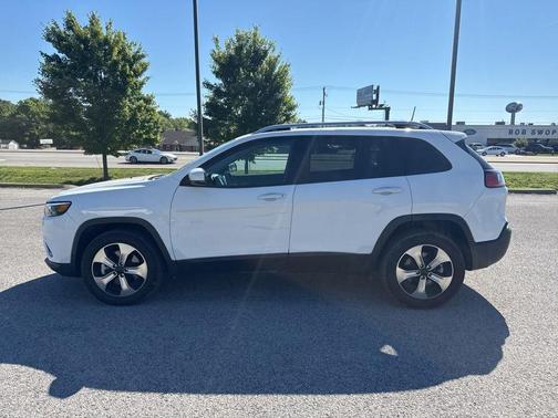 2021 Jeep Cherokee Sport