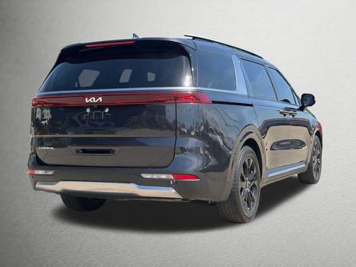 Metal 2024 Kia Carnival SX