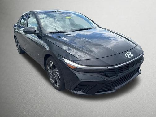 Black 2025 Hyundai ELANTRA SEL Sport