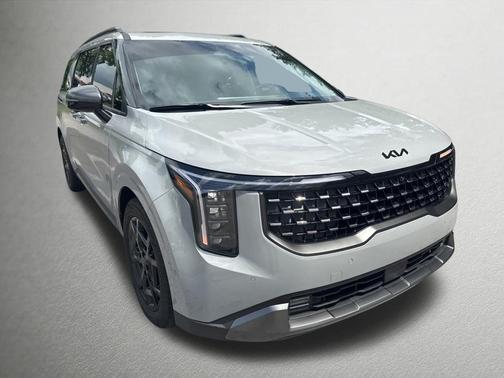 Ceramic Silver 2026 Kia Carnival SX Prestige