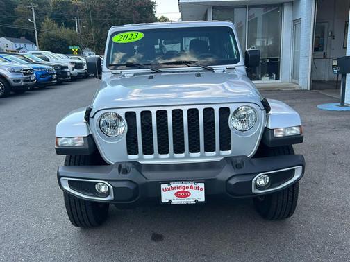 2023 Jeep Gladiator Sport S