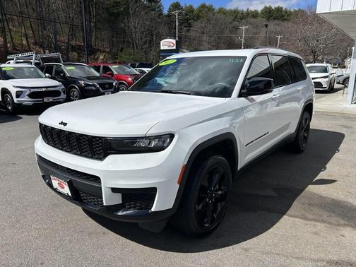 Bright White Clearcoat 2023 Jeep Grand Cherokee L Altitude