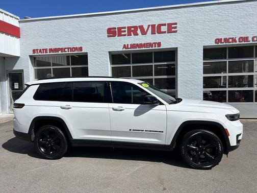 Bright White Clearcoat 2023 Jeep Grand Cherokee L Altitude