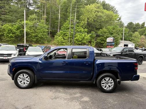 Deep Blue Pearl 2023 Nissan Frontier SV