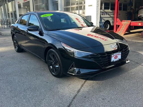 2022 Hyundai ELANTRA SEL