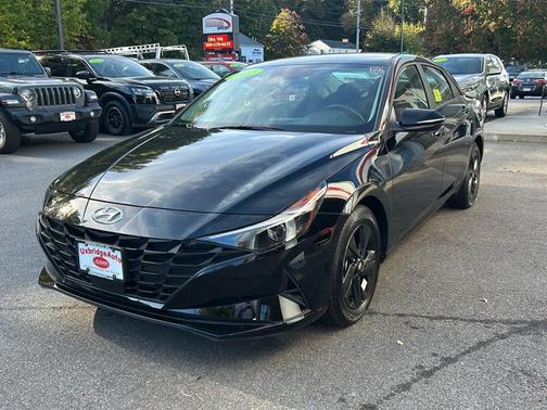 2022 Hyundai ELANTRA SEL
