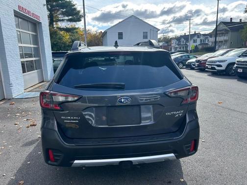 2022 Subaru Outback Limited XT