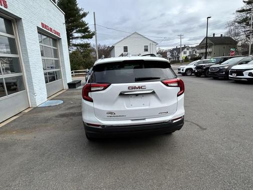 Summit White 2023 GMC Terrain AWD AT4