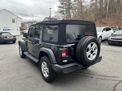 2022 Jeep Wrangler Unlimited Sport