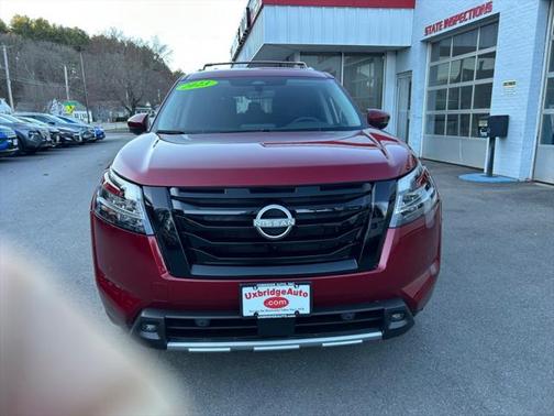 2023 Nissan Pathfinder SL 4WD