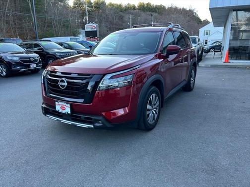 2023 Nissan Pathfinder SL 4WD