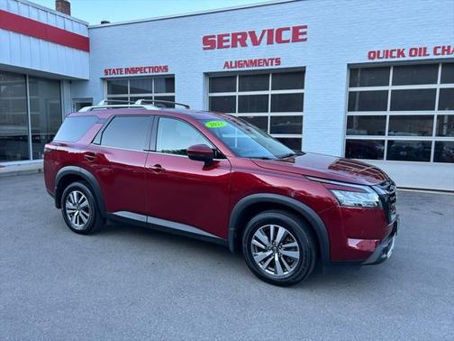 2023 Nissan Pathfinder SL 4WD