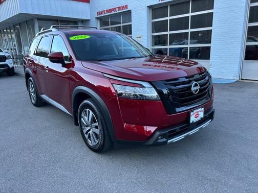 2023 Nissan Pathfinder SL 4WD