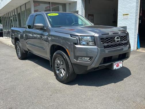 2025 Nissan Frontier SV