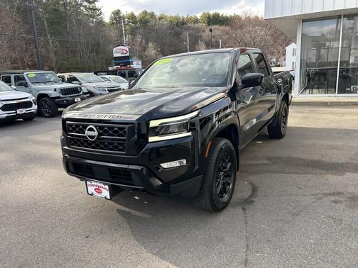 Super Black 2023 Nissan Frontier SV