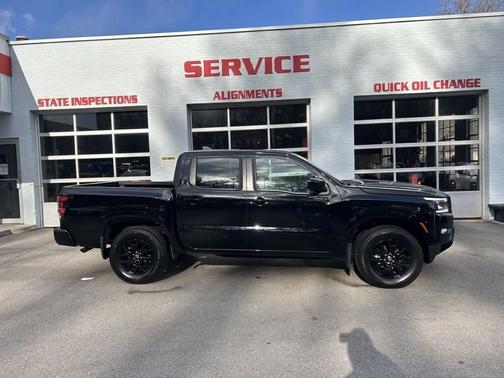 Super Black 2023 Nissan Frontier SV