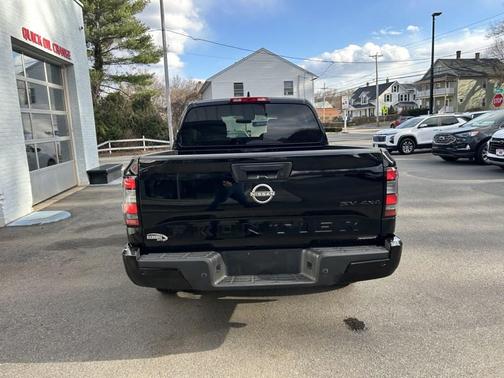 Super Black 2023 Nissan Frontier SV