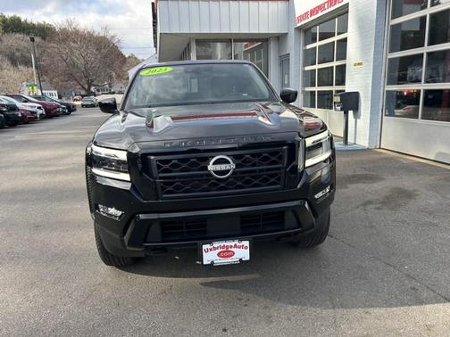 Super Black 2023 Nissan Frontier SV