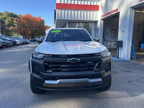 Summit White 2025 Chevrolet Colorado Trail Boss